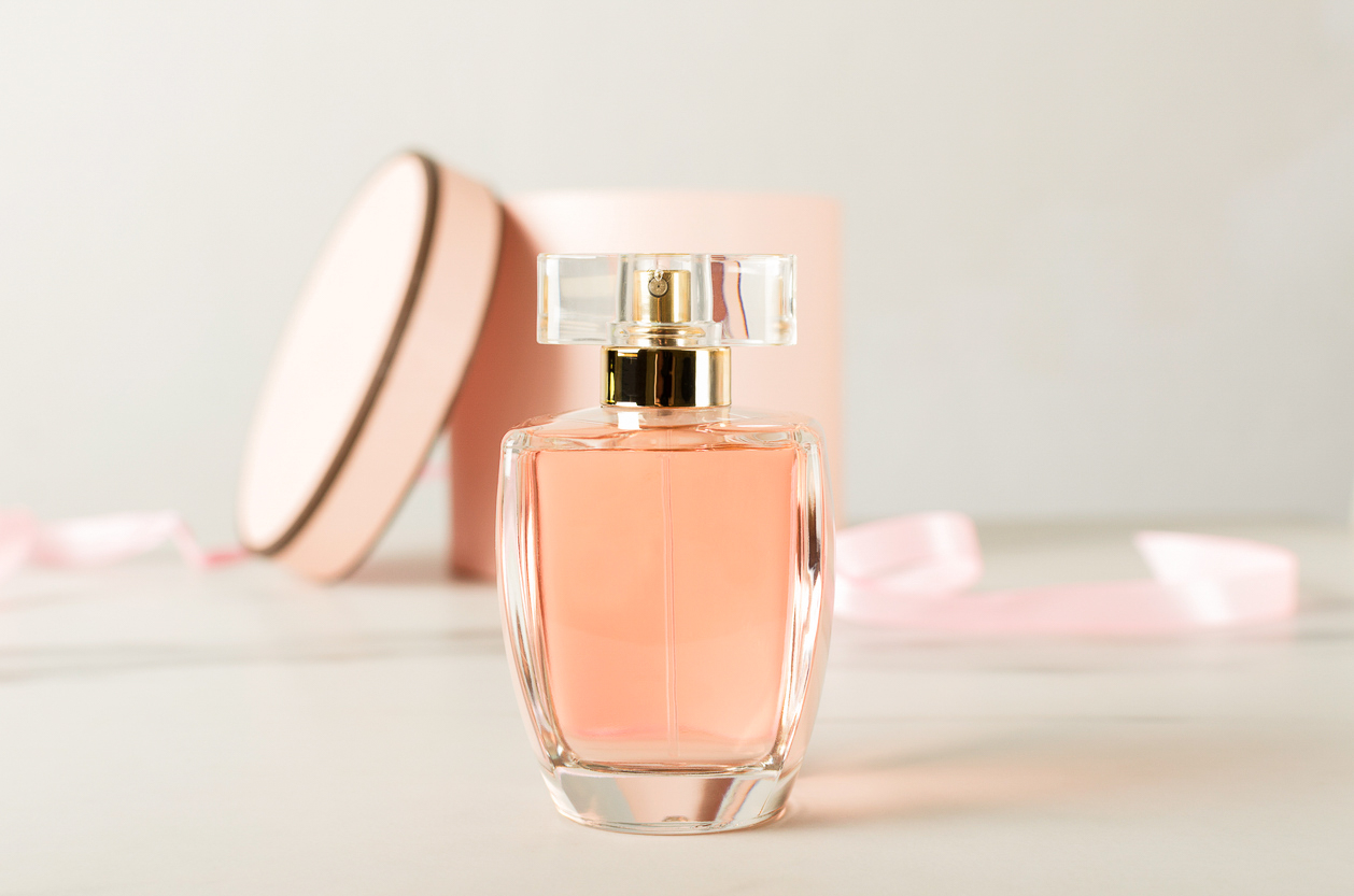 Hoe kun je een parfum voor iemand anders kiezen?