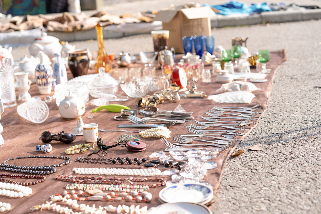 Hoe verkoop je spullen op de vrijmarkt op koningsdag?